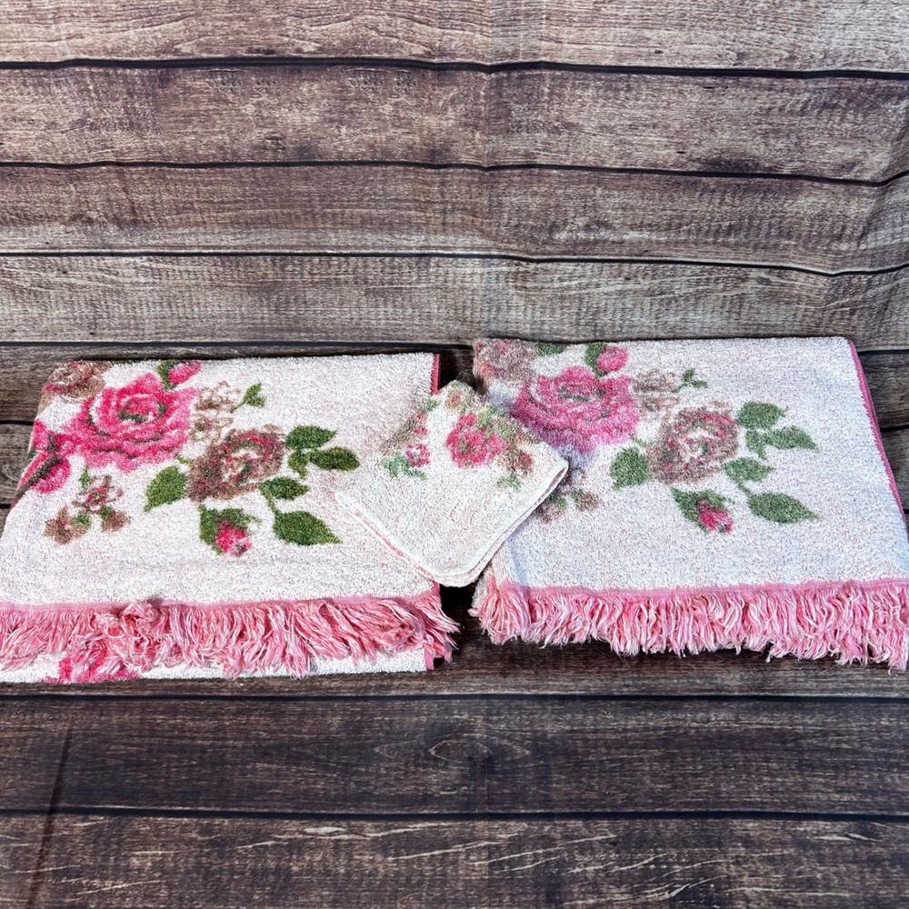 Vintage 70s Fashion Manor Pink Rose Floral Fringed Bath Towel Set 3 Piece Cotton